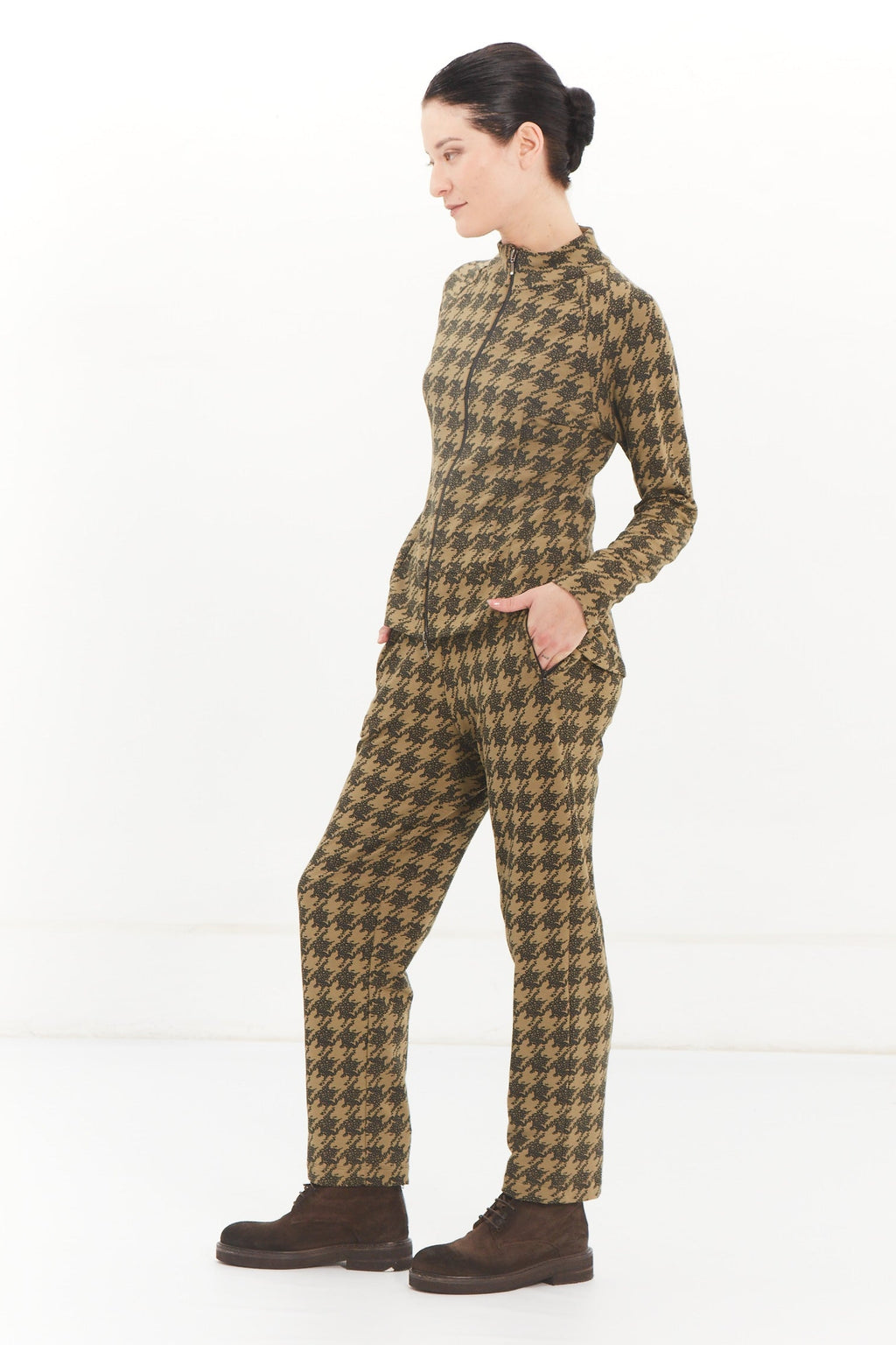 Cosmo Pant