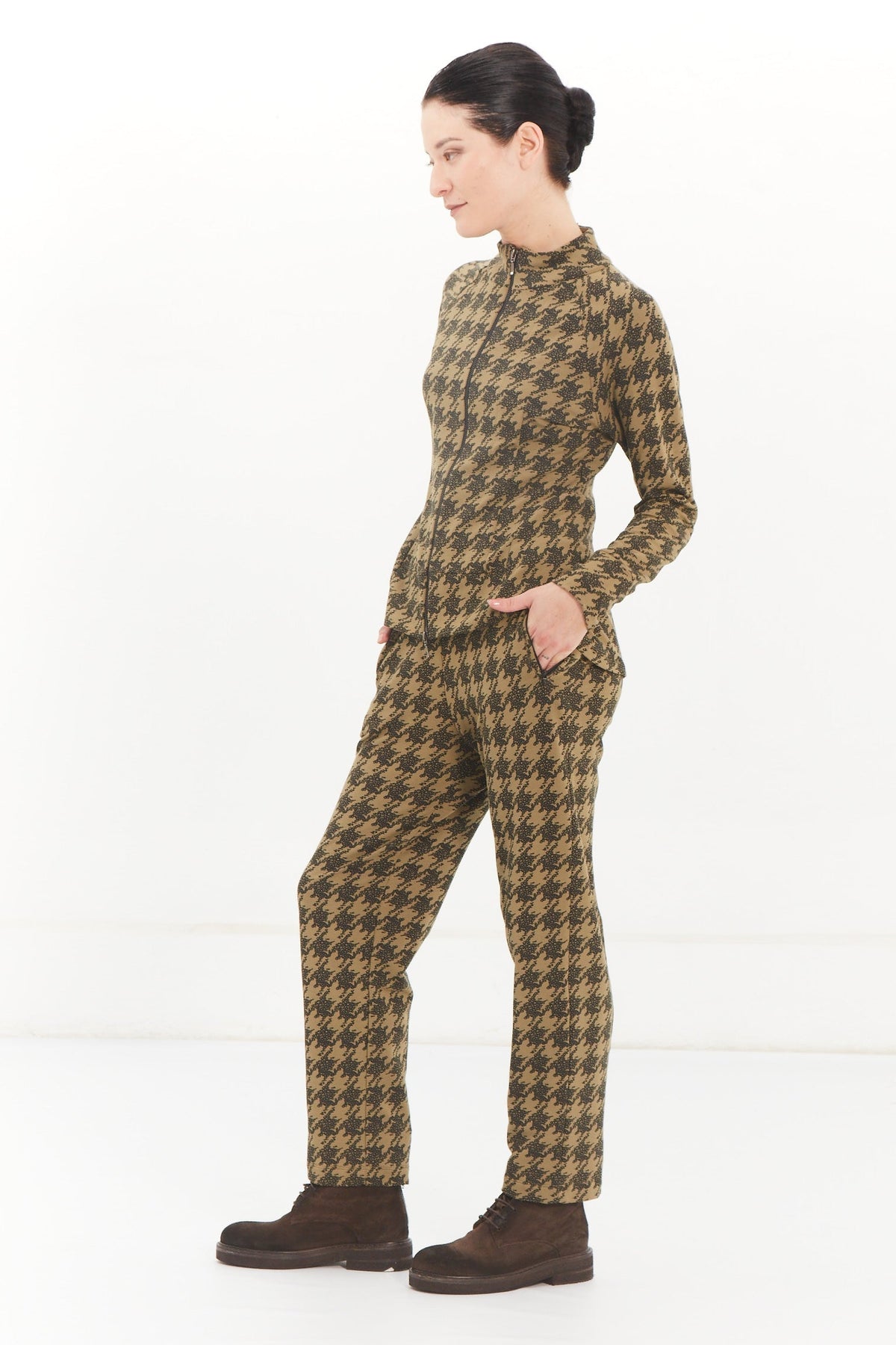 Cosmo Pant