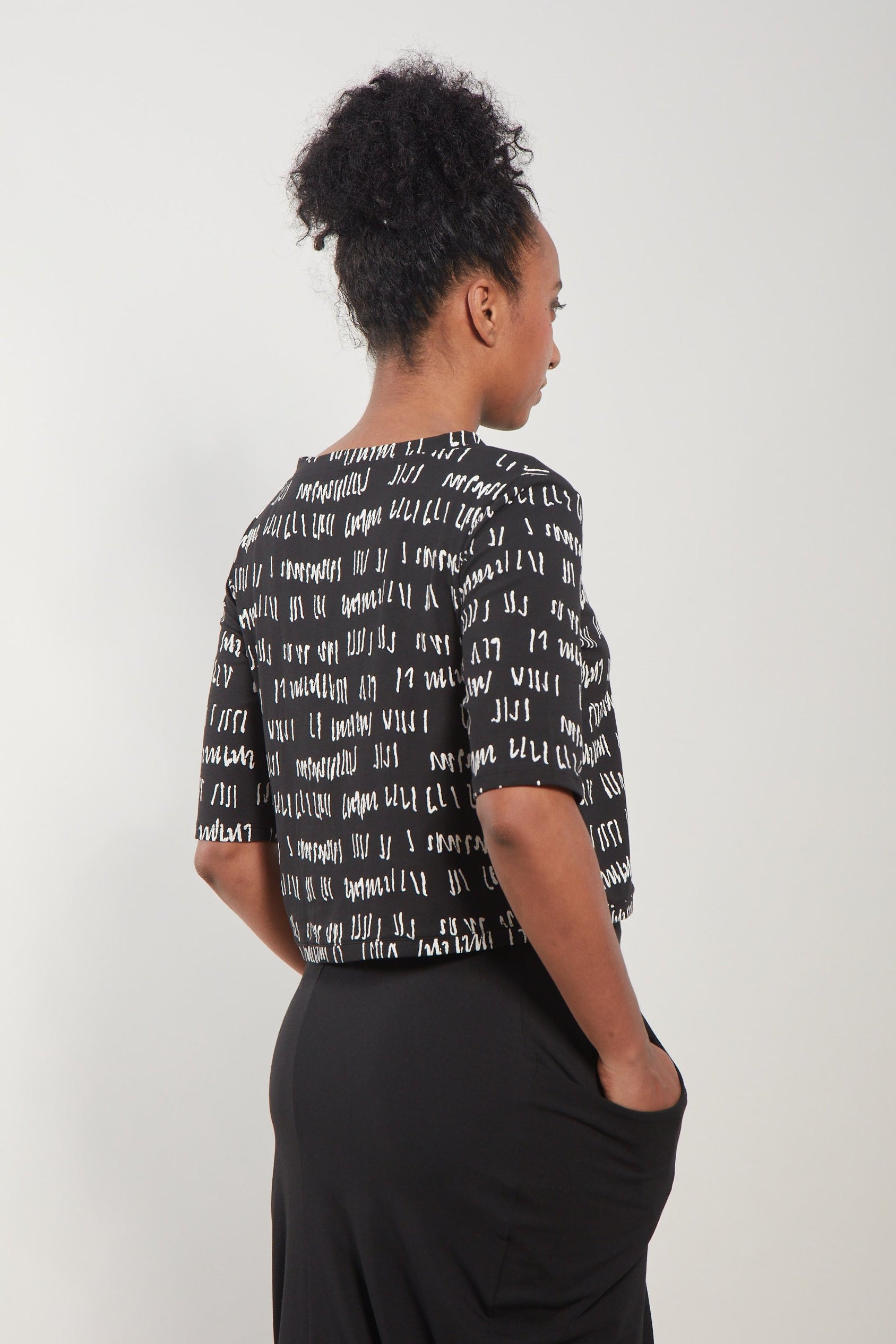Sumi Top